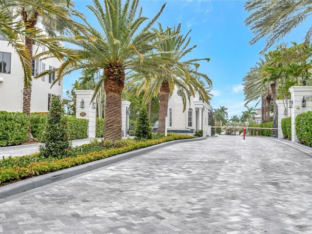 4040 Island Estates Dr, Aventura FL 33160