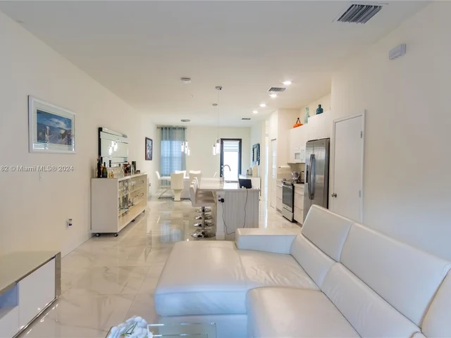 7925 NW 104th Ave # 1, Doral FL 33178