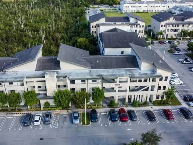 7925 NW 104th Ave # 1, Doral FL 33178