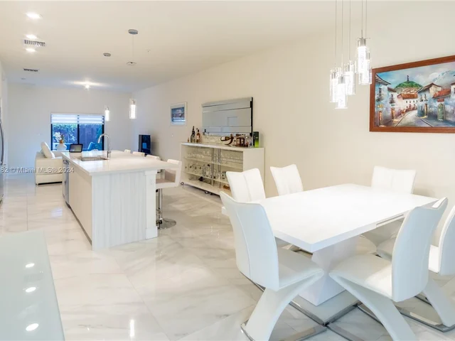 7925 NW 104th Ave # 1, Doral FL 33178