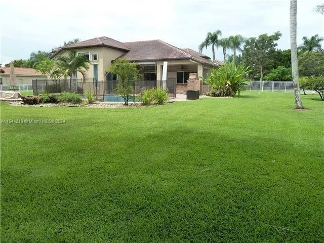 3440 Carlton Ln, Davie FL 33330