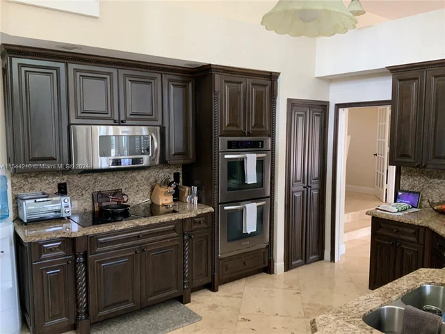 3440 Carlton Ln, Davie FL 33330