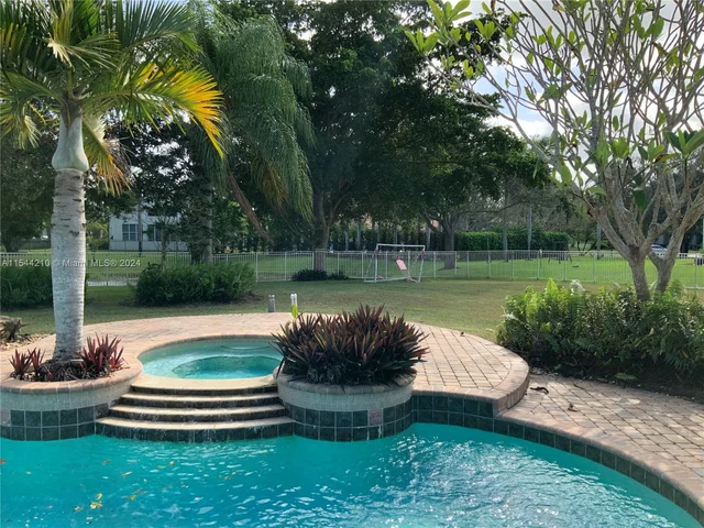 3440 Carlton Ln, Davie FL 33330