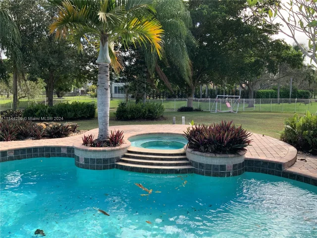 3440 Carlton Ln, Davie FL 33330