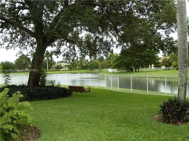 3440 Carlton Ln, Davie FL 33330