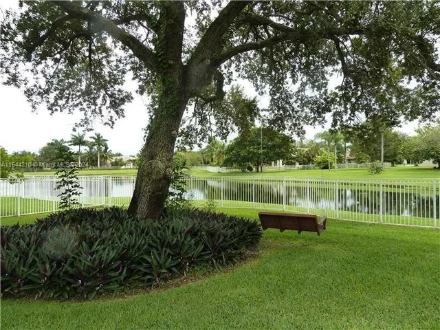 3440 Carlton Ln, Davie FL 33330