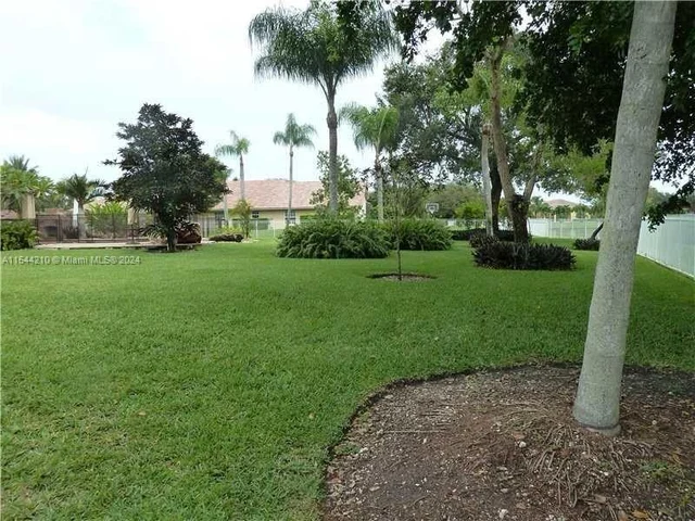 3440 Carlton Ln, Davie FL 33330