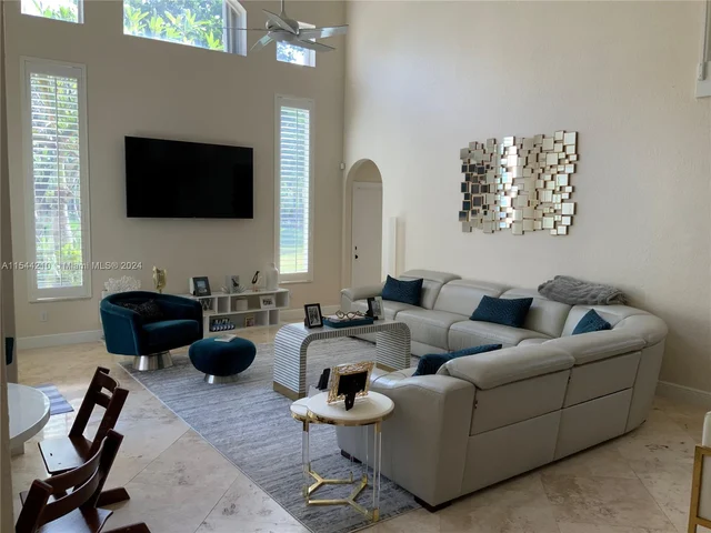 3440 Carlton Ln, Davie FL 33330