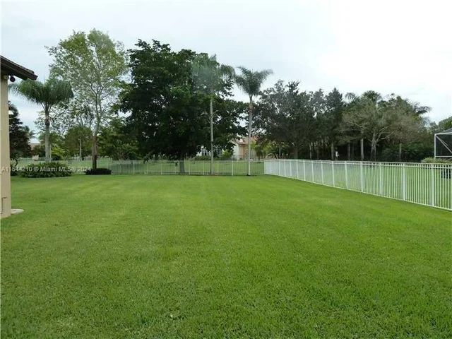 3440 Carlton Ln, Davie FL 33330