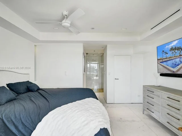 1000 Venetian Way # 101, Miami FL 33139