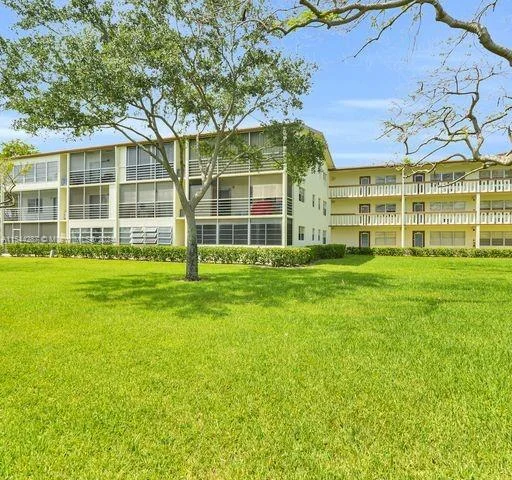 221 Mansfield # F, Boca Raton FL 33434