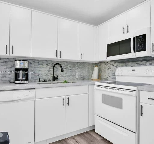 221 Mansfield # F, Boca Raton FL 33434