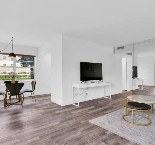 221 Mansfield # F, Boca Raton FL 33434