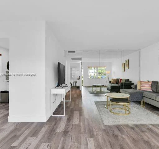 221 Mansfield # F, Boca Raton FL 33434