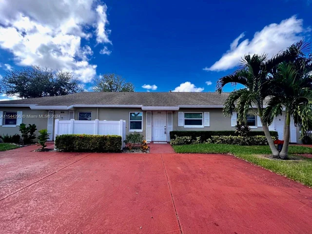 18745 Candlewick Dr, Boca Raton FL 33496