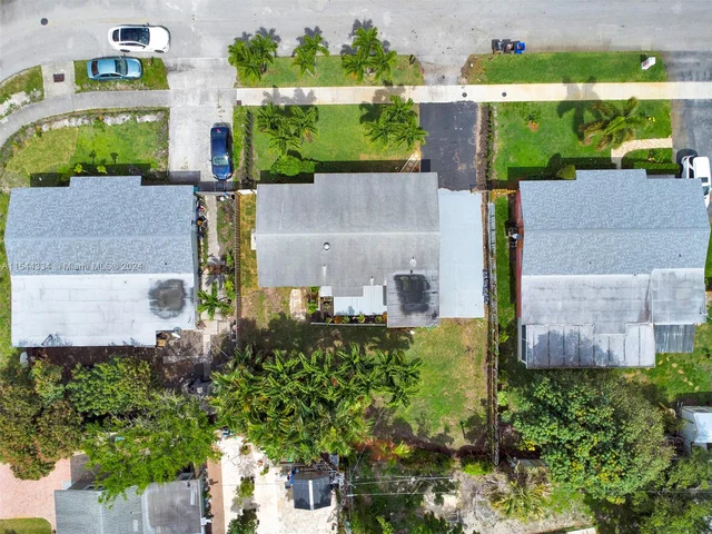 806 NE 52nd St, Deerfield Beach FL 33064