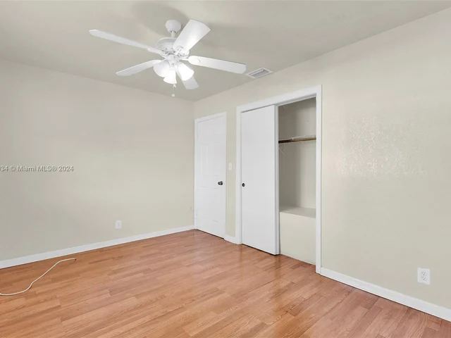 806 NE 52nd St, Deerfield Beach FL 33064