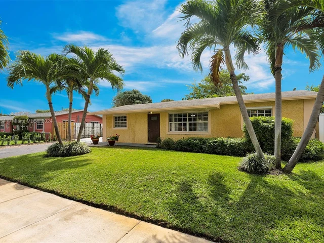 806 NE 52nd St, Deerfield Beach FL 33064