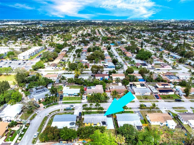 806 NE 52nd St, Deerfield Beach FL 33064