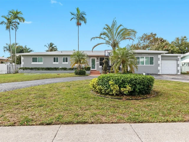 2524 Dewey St, Hollywood FL 33020