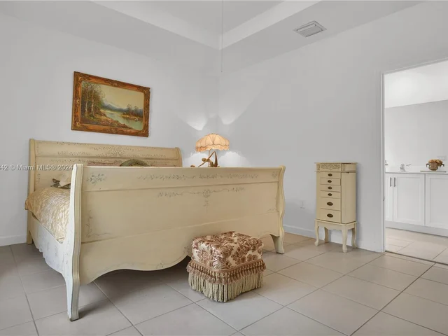 151 NE 27th Ter, Homestead FL 33033