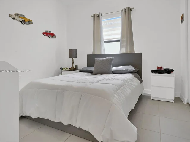 151 NE 27th Ter, Homestead FL 33033