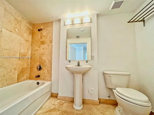 945 Michigan Ave # 5, Miami Beach FL 33139