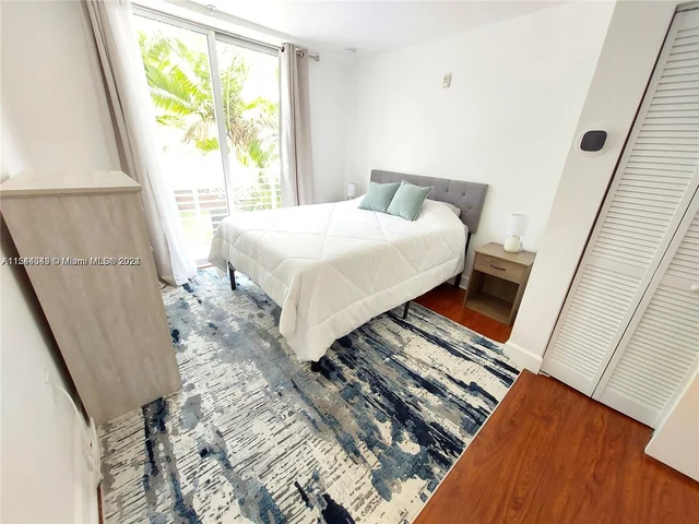 945 Michigan Ave # 5, Miami Beach FL 33139