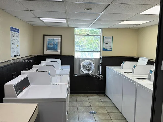 3680 Inverrary Dr # 2D, Lauderhill FL 33319