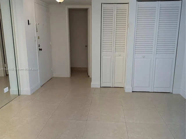 3680 Inverrary Dr # 2D, Lauderhill FL 33319