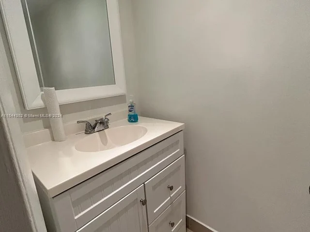 3680 Inverrary Dr # 2D, Lauderhill FL 33319