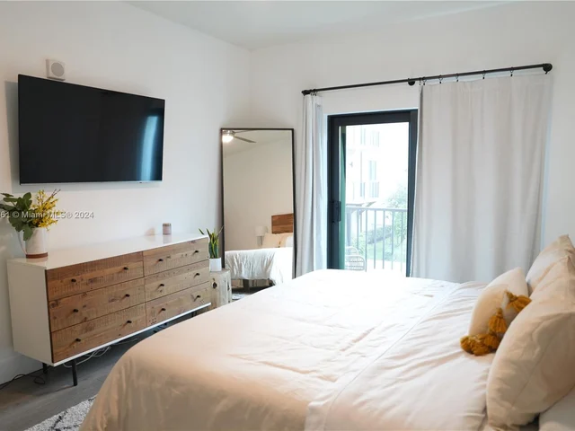 4745 NW 84th Ct # 22, Doral FL 33166