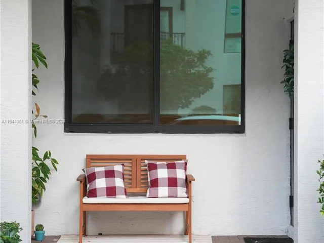 4745 NW 84th Ct # 22, Doral FL 33166