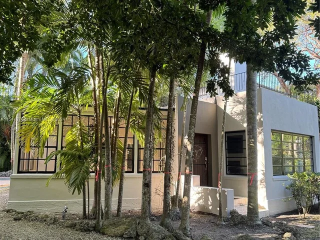 4176 Ingraham Hwy, Miami FL 33133