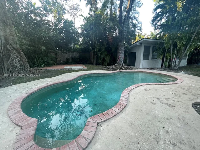 4176 Ingraham Hwy, Miami FL 33133