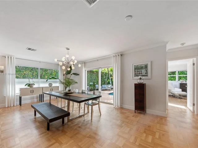 6904 Veronese St, Coral Gables FL 33146