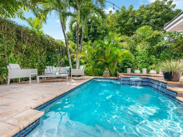 6904 Veronese St, Coral Gables FL 33146