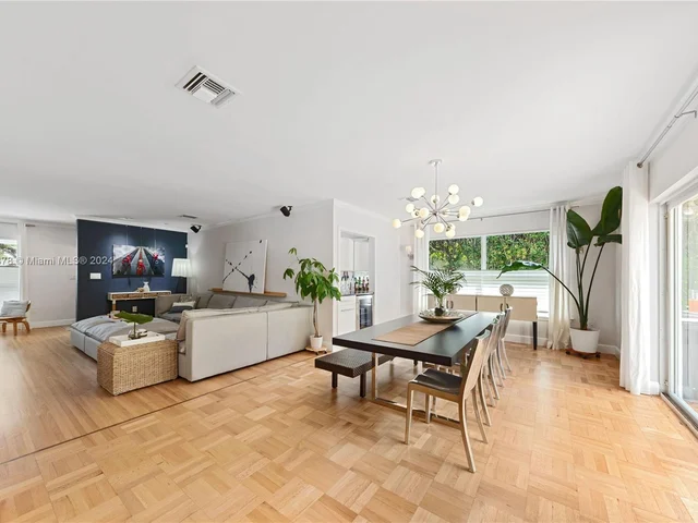 6904 Veronese St, Coral Gables FL 33146