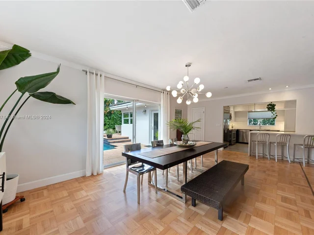 6904 Veronese St, Coral Gables FL 33146