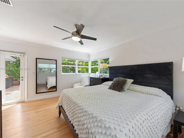 6904 Veronese St, Coral Gables FL 33146