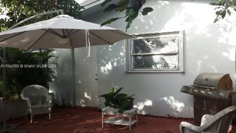 9361 SW 177th St, Palmetto Bay FL 33157