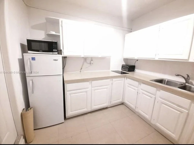 9361 SW 177th St, Palmetto Bay FL 33157