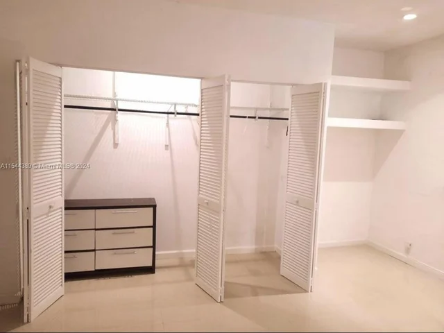 9361 SW 177th St, Palmetto Bay FL 33157