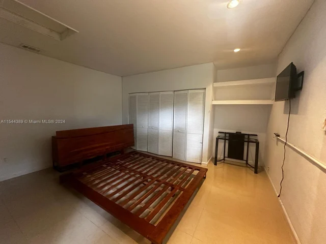 9361 SW 177th St, Palmetto Bay FL 33157