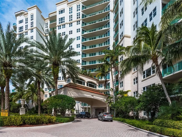 19900 E Country Club Dr # 420, Aventura FL 33180