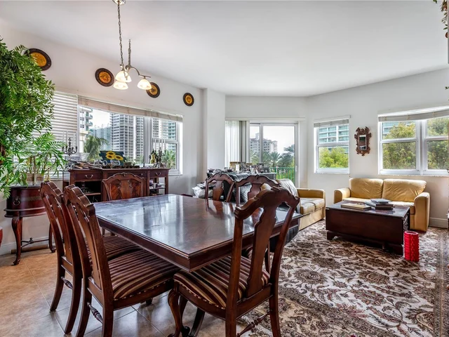 19900 E Country Club Dr # 420, Aventura FL 33180