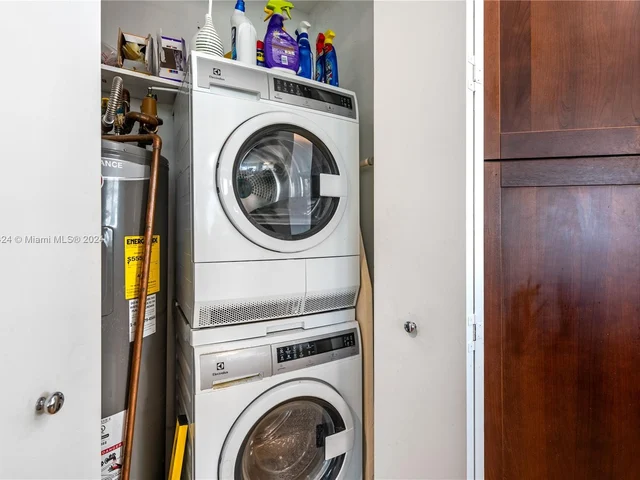 19900 E Country Club Dr # 420, Aventura FL 33180