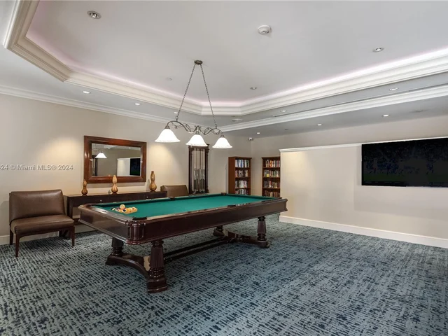 19900 E Country Club Dr # 420, Aventura FL 33180