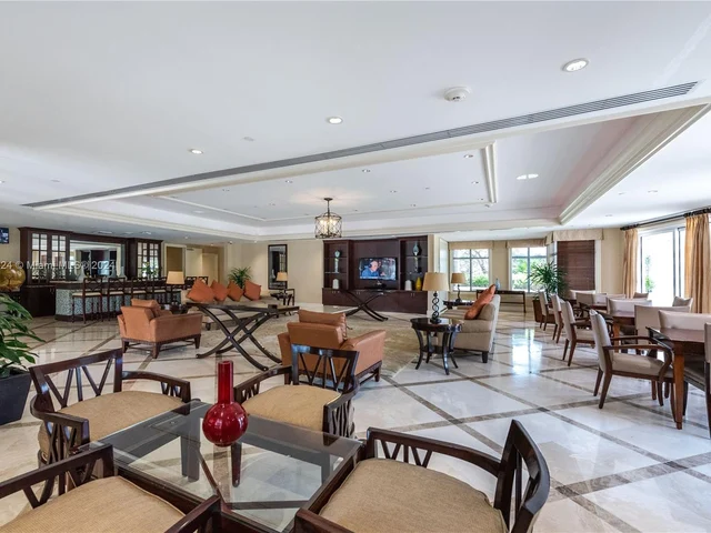 19900 E Country Club Dr # 420, Aventura FL 33180