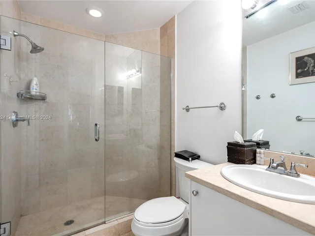 19900 E Country Club Dr # 420, Aventura FL 33180